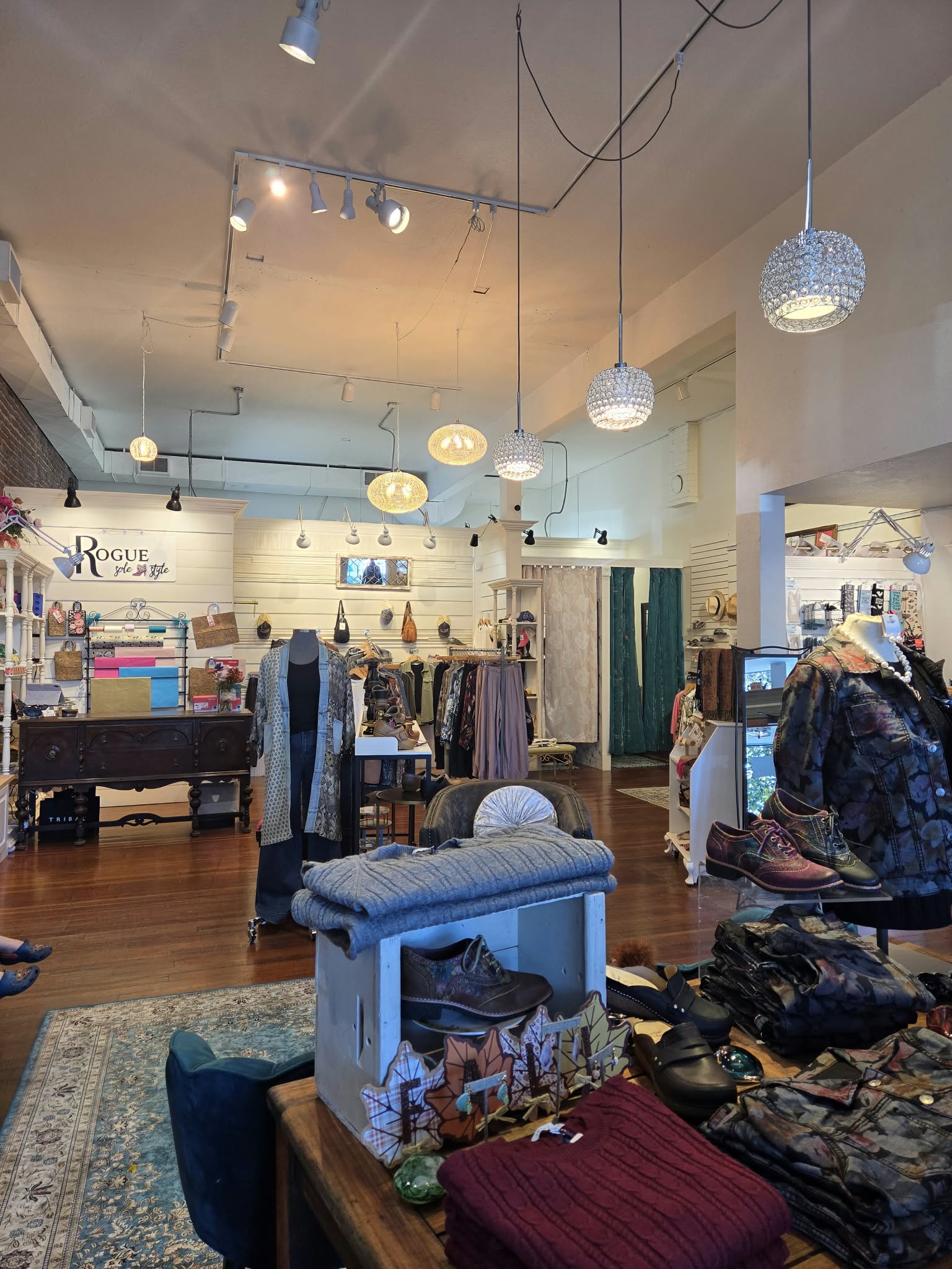 Rogue Sole & Style boutique interior in Grants Pass